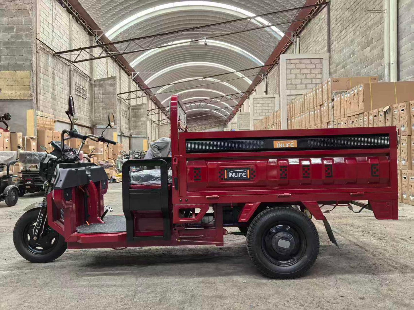 INLIFE Triciclo Eléctrico – Carga Robusta, Estabilidad Total y Eficiencia para el Trabajo Diario