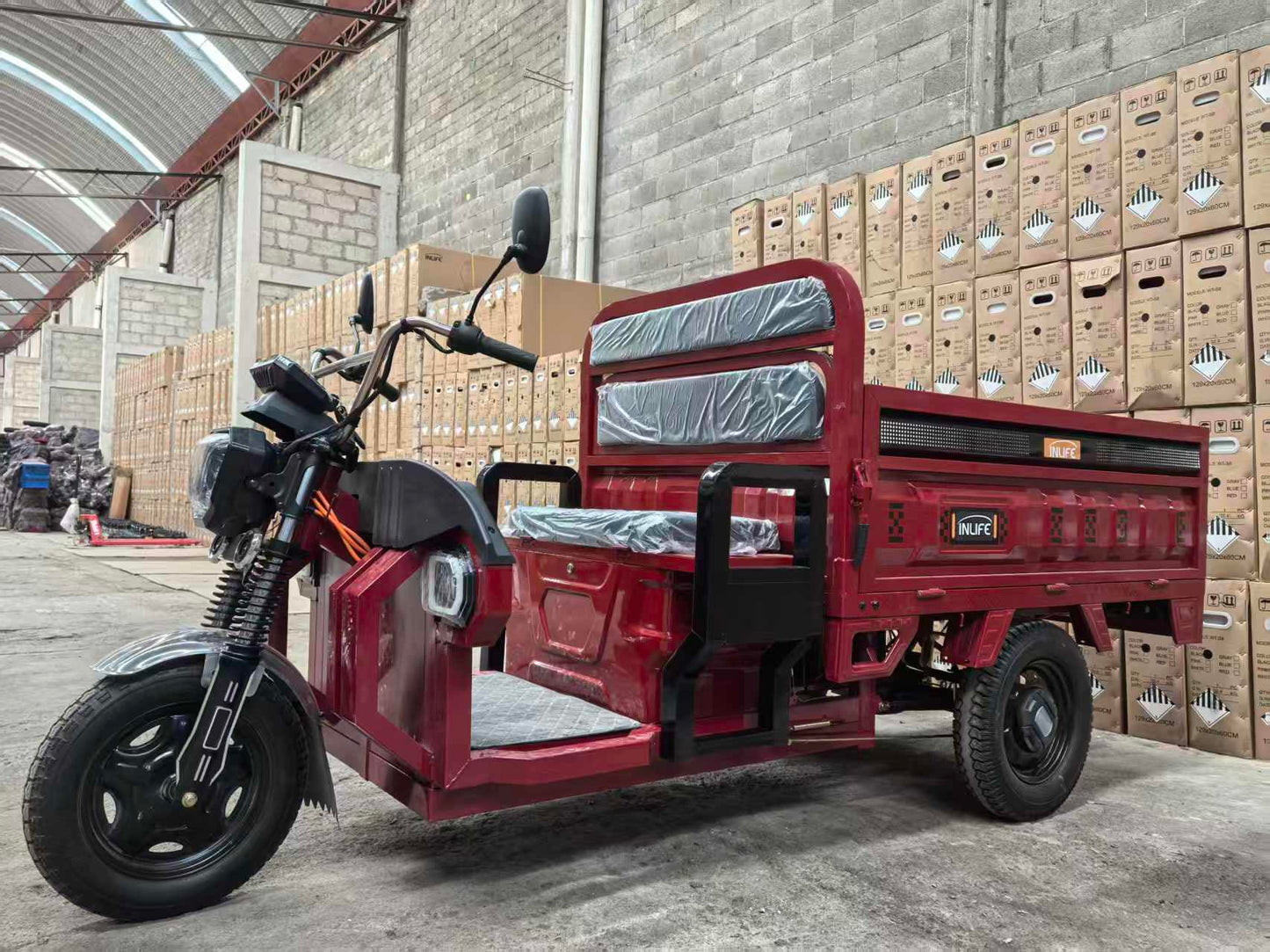 INLIFE Triciclo Eléctrico – Carga Robusta, Estabilidad Total y Eficiencia para el Trabajo Diario